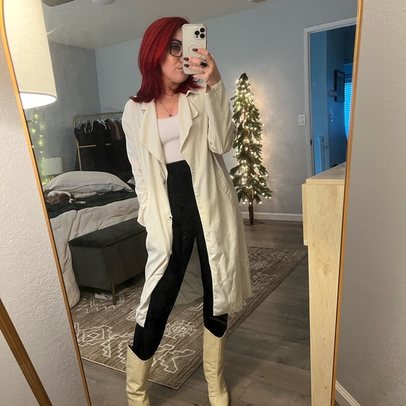 H&M Conscious Lightweight Trenchcoat - Picture 2 of 4